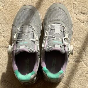 Women's Pro-Specs Gray Sneakers with quick release shoe string